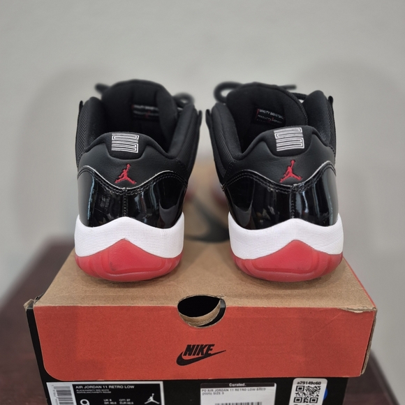 Air Jordan 11 Retro Low Bread Size 9, New Condition - Picture 6 of 7